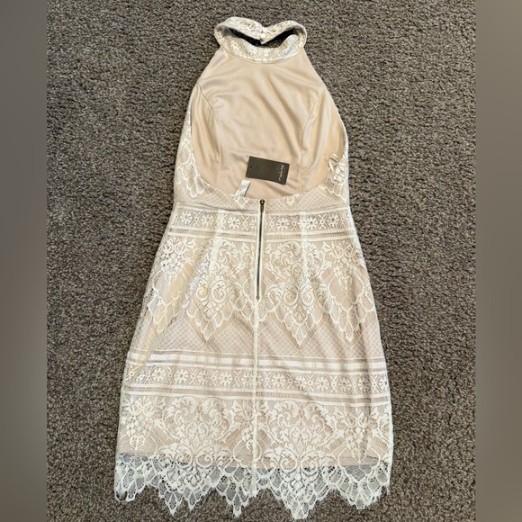 NWT Elegant Ivory Lace Backless  Mini Dress. Small - Picture 2 of 6